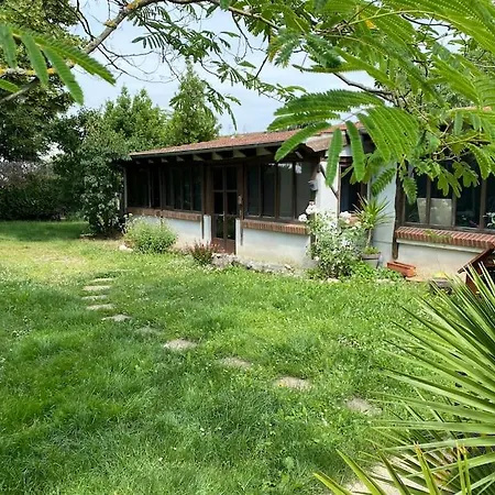 La Cabane Au Fond Du Jardin Orléans Exterior photo